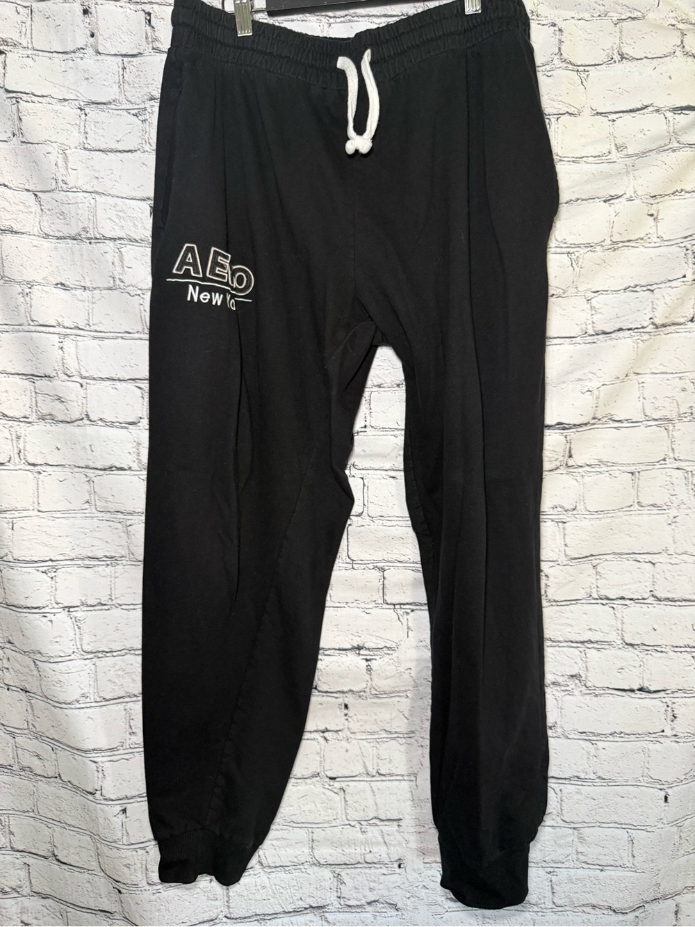 Aeropostale. Black joggers. Size XL
